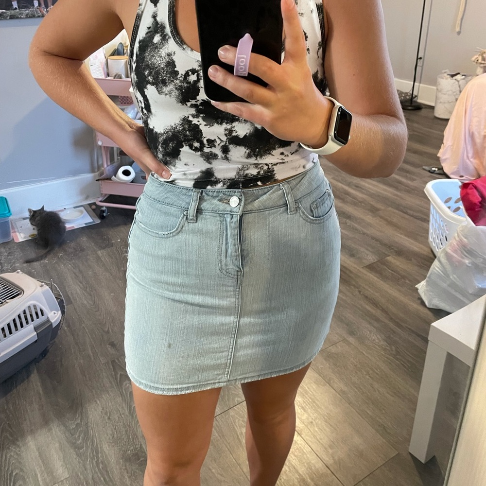 Denim mini skirt. Size 5
